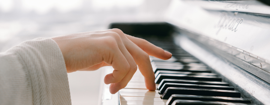 woman playing piano